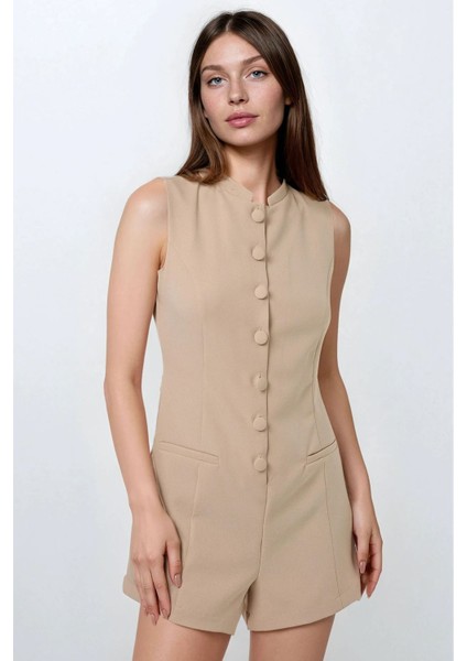 Kadın Düğme Detaylı Kısa Bisiklet Yaka Tulum Bej Doğal
