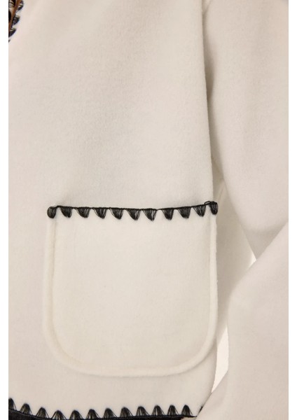 Kadın Çoban Dikiş Detaylı Yakasız Ceket Tozlu Beyaz