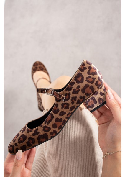 Jennifer Leopar Renkli Yuvarlak Burunlu Tek Tokalı Kadın Kalın Topuklu Ayakkabı modelleri