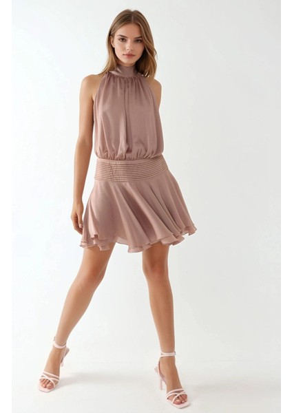 Kadın Dokulu Dik Yüksek Yaka Fırfırlı Mini Elbise Toz Pembe