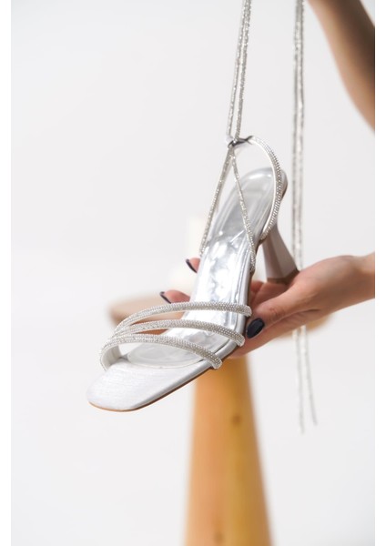 South Gri Taşlı Kadın Topuklu Sandalet fırsatları