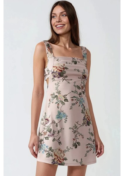 Kadın Kare Yaka Desenli Vücuda Oturan Likralı Esnek Mini Elbise Toz Pembe