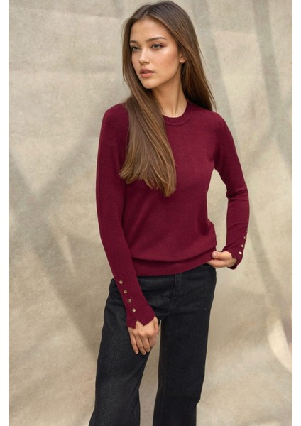 Kadın Düğme Detaylı Yuvarlak Yaka Örme Kazak Red