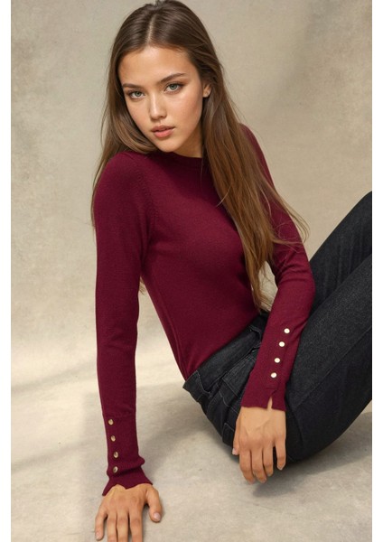 Kadın Düğme Detaylı Yuvarlak Yaka Örme Kazak Red