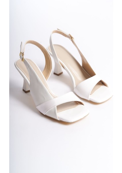 Klein Kadın Beyaz Rugan Detaylı Topuklu Sandalet fiyatları