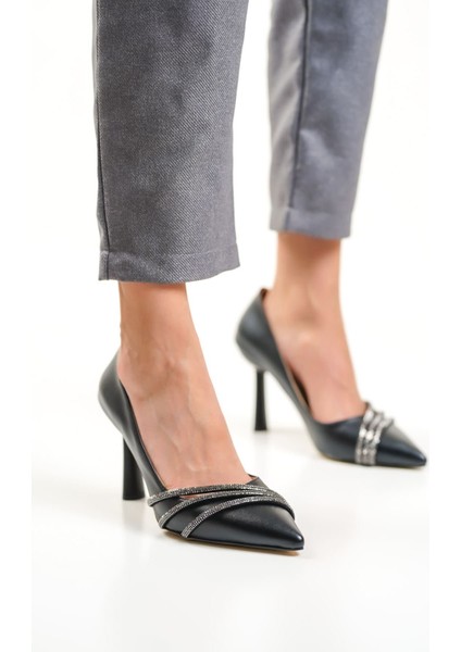 Sonya Siyah Taşlı Kadın Ayakkabı