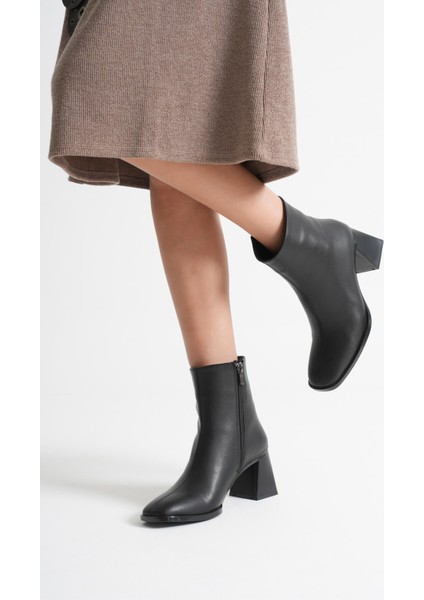 Ornela Kadın Siyah Topuklu Bot fiyatları