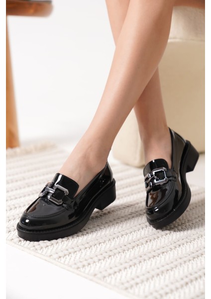 Caro Kadın Rugan Siyah Gümüş Tokalı Loafer indirimleri