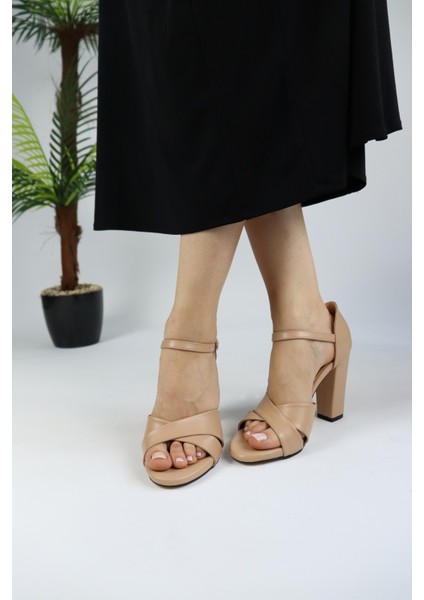 Kadın Arkası Kapalı Kelebek Model Topuklu Ayakkabı modelleri