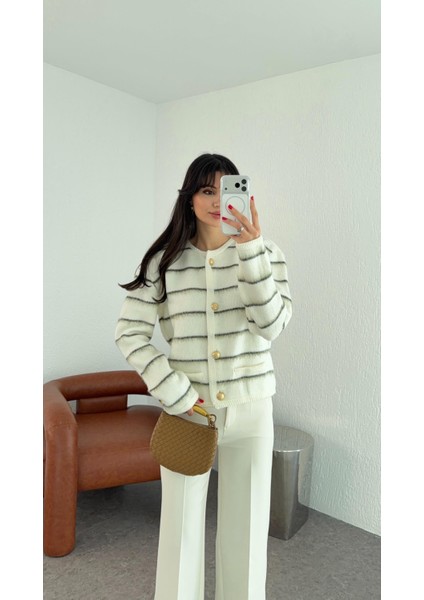 Sakallı Ekru Hırka