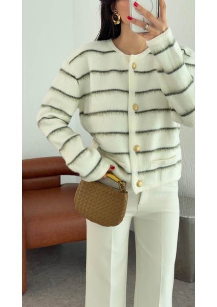 Sakallı Ekru Hırka indirimleri