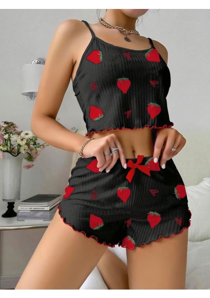 Pamuklu Siyah Üstüne Çilek Desen Fitilli Askılı Şortlu Pijama Takımı fiyatları