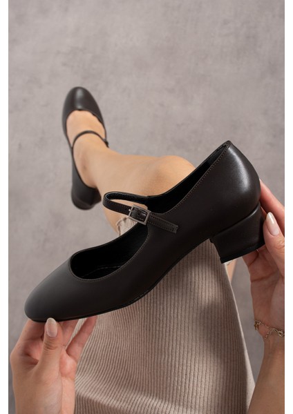 Jennifer Kahve Renkli Yuvarlak Burunlu Tek Tokalı Kadın Kalın Topuklu Ayakkabı fiyatları