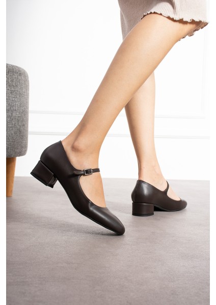 Jennifer Kahve Renkli Yuvarlak Burunlu Tek Tokalı Kadın Kalın Topuklu Ayakkabı modelleri