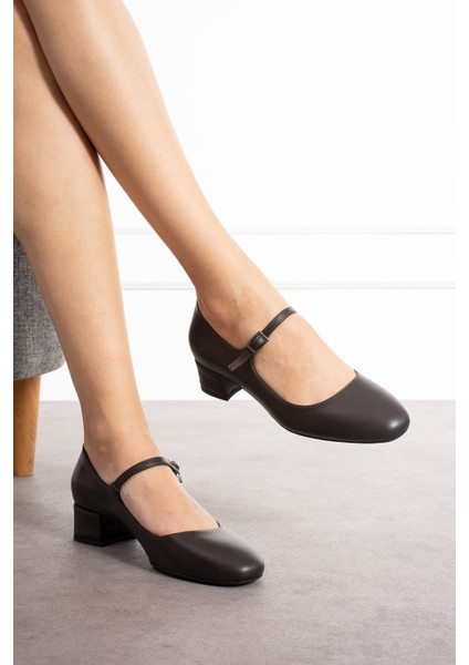 Jennifer Kahve Renkli Yuvarlak Burunlu Tek Tokalı Kadın Kalın Topuklu Ayakkabı fırsatları