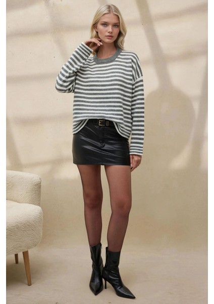 Kadın Çizgili Rahat Kesim Yumuşak Kalın Triko Kazak Çok Renkli