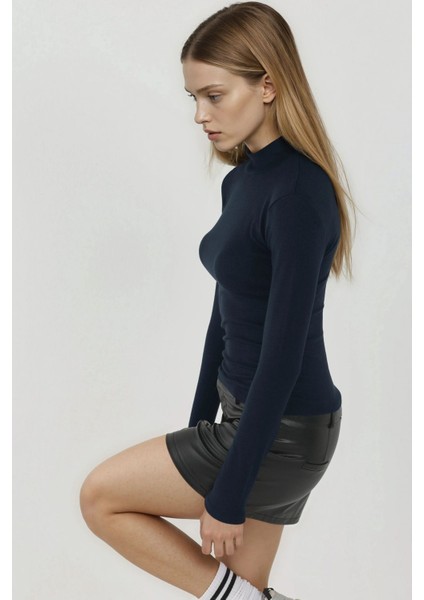 Kadın Ultra Yumuşak Slim Fit Dik Yaka Örme Üst Blue indirimleri