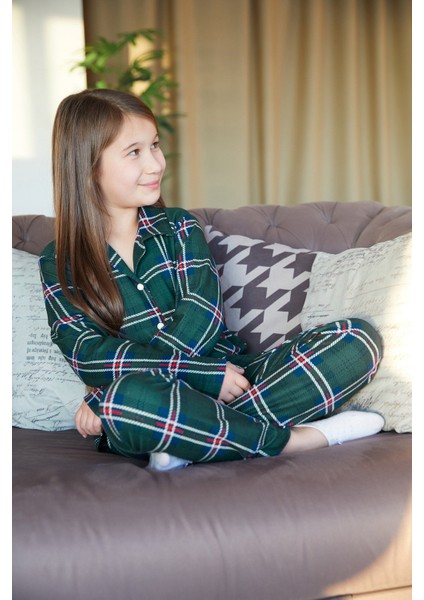 Ekose Desenli Süet Kız Çocuk Pijama Takımı