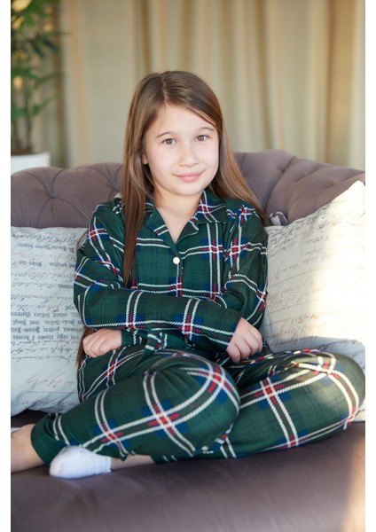 Ekose Desenli Süet Kız Çocuk Pijama Takımı fiyatları