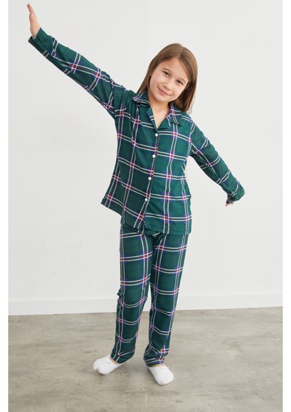 Ekose Desenli Süet Kız Çocuk Pijama Takımı indirimleri