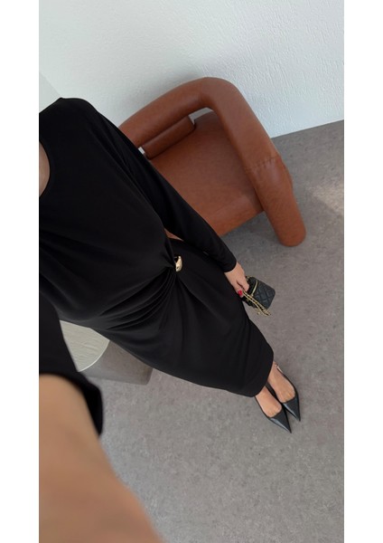 Gold Detaylı Büzgülü Siyah Elbise fırsatları