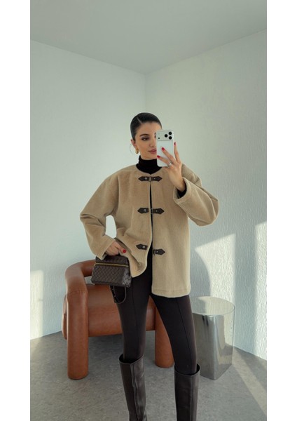 Kancalı Bej Ceket