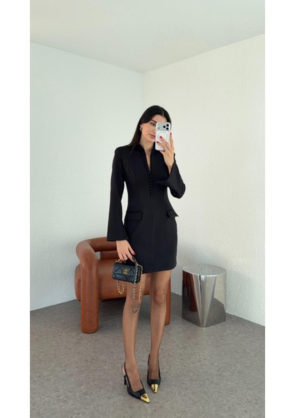 Kumaş Düğmeli Siyah Elbise