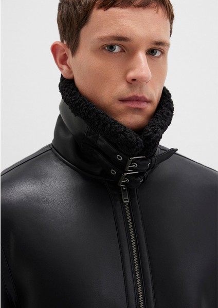 Suni Kürk Detaylı Siyah Suni Deri Ceket 0110670-71379