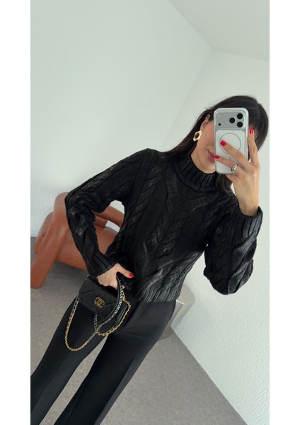 Varaklı Siyah Kazak indirimleri