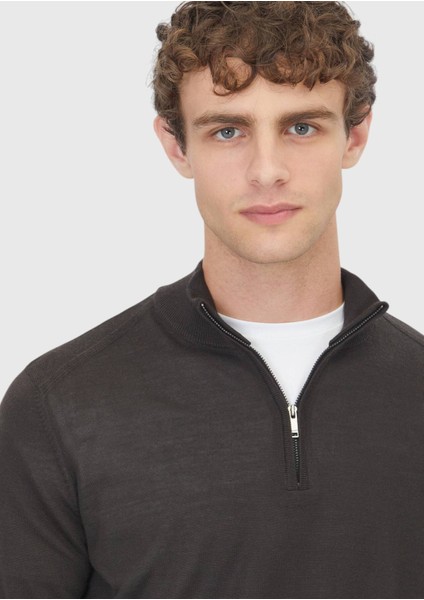 Kahverengi Yarım Balıkçı Yaka Düz Örgü Yün Karışımlı Triko Kazak