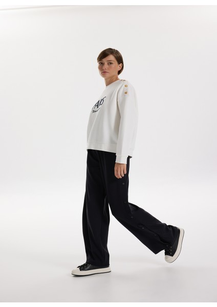 Bisiklet Yaka Nakışlı Beyaz Kadın Sweatshırt F5WL-SWT0226 fırsatları