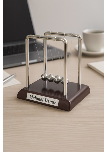 Isim Yazılı Kişiye Özel Newton Sarkaçı Metal Denge Topu Masaüstü Ofis Şık Dekoratif Hediye Küçük Boy modelleri