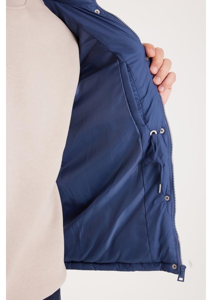 Erkek Regular Fit Klasik Kesim Kapüşonlu Fermuarlı Çift Cepli Çıtçıt Kapamalı Lacivert Mont modelleri