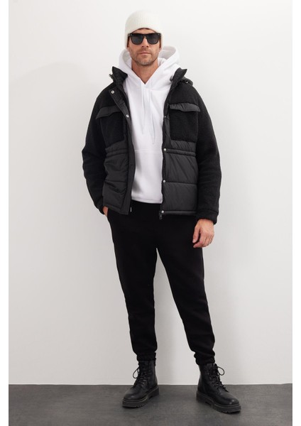 Erkek Regular Fit Klasik Kesim Kapüşonlu Fermuarlı Çift Cepli Çıtçıt Kapamalı Siyah Mont fırsatları