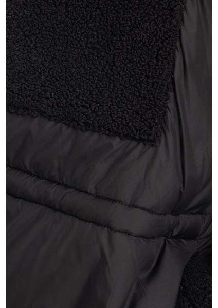 Erkek Regular Fit Klasik Kesim Kapüşonlu Fermuarlı Çift Cepli Çıtçıt Kapamalı Siyah Mont