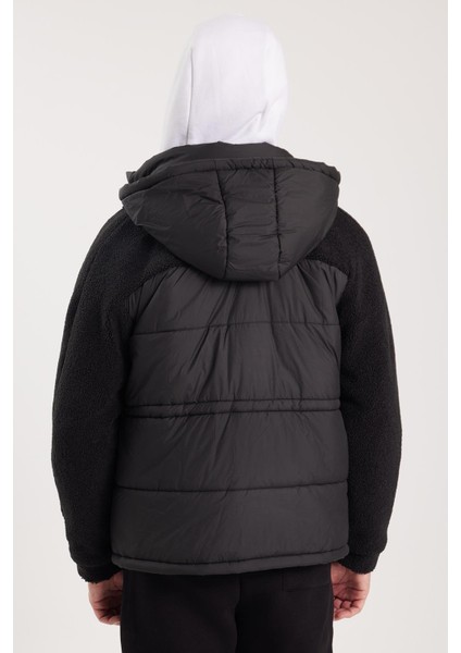 Erkek Regular Fit Klasik Kesim Kapüşonlu Fermuarlı Çift Cepli Çıtçıt Kapamalı Siyah Mont