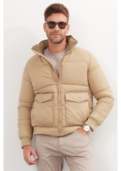 Erkek Regular Fit Klasik Kesim Çift Cepli Lastikli Dik Yaka Kum Rengi Mont indirimleri