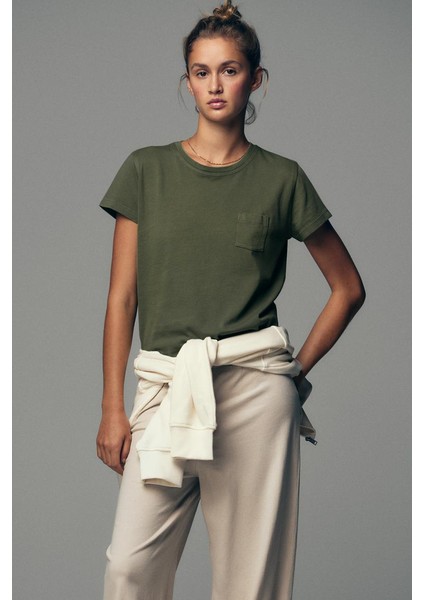 Premium Cep Detaylı Kısa Kol Pamuklu Tişört