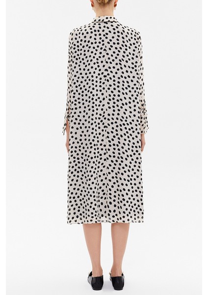 Puantiyeli Yaka fiyonklu puantiyeli midi elbise 93212 fırsatları