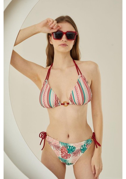 Yandan Bağlamalı Şık Tasarım Soft Tropikal Üçgen Bikini Takımı
