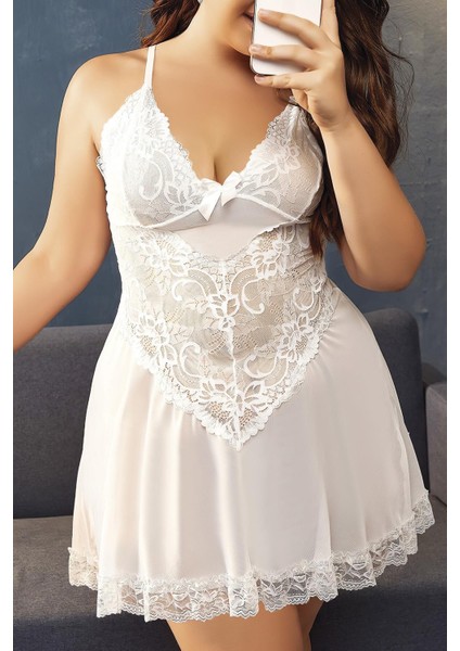 Büyük Beden Beyaz Dantel Işlemeli Ince Askılı Gecelik