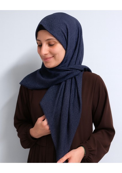 Desenli Denim Eşarp – 95X95 Cm, Kaymaz, Dört Mevsim Kullanıma Uygun