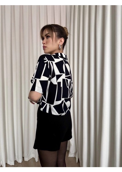 Siyah Beyaz Baskılı Crop Gömlek modelleri