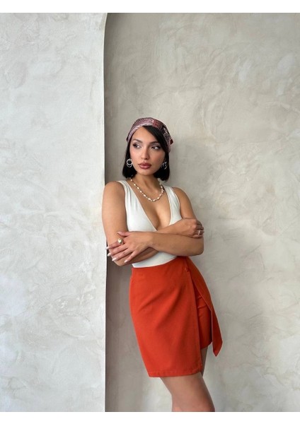 Iki Düğmeli Kapaklı Şort Etek Kremit S24046 fırsatları