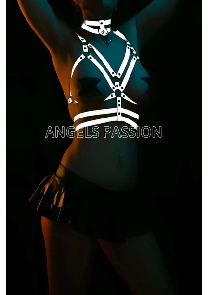 Beyaz Reflektörlü Erotik Giyim Göğüs Üzeri Harness - APFT296 modelleri