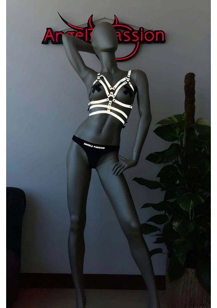 Beyaz Reflektörlü Erotik Giyim Göğüs Üzeri Harness - APFT296 indirimleri