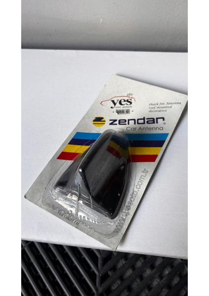 Otomobil Tavan Köpek Balığı Anten Görünümü