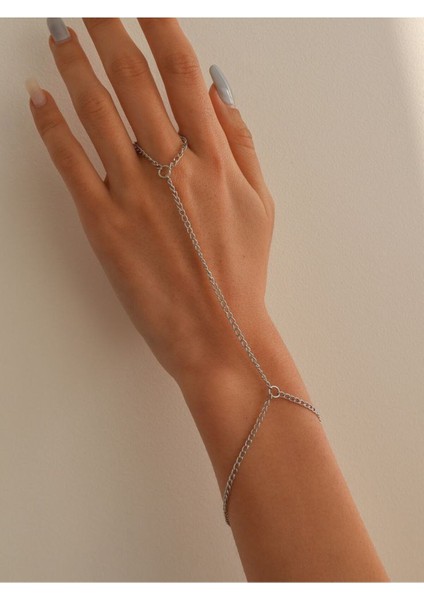 Zarif Gümüş Renk Zincirli Kadın Şahmeran ile Şıklığınızı Tamamlayın