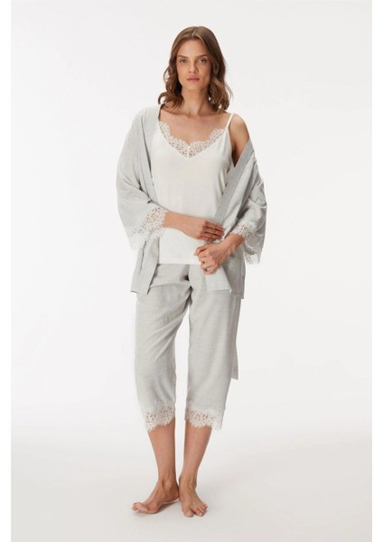 11403 Sabahlık ve Atlet Takım Kadın indirimleri