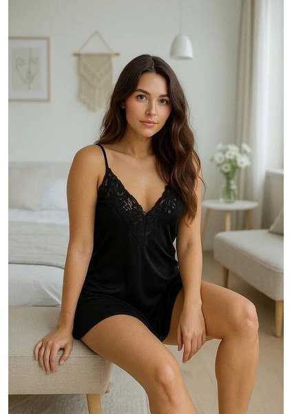 Zarif Dantel Işlemeli Kadın Gecelik 104